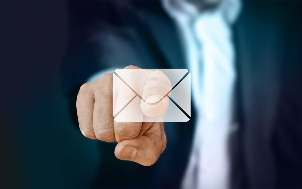Contato por e-mail